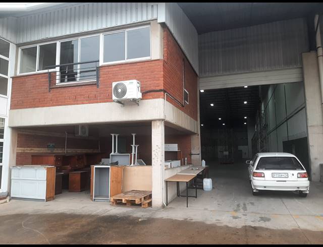 3,301.50M² WAREHOUSE TO LET IN NEW GERMANY